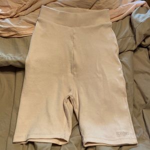 Light (baby pink) SET cropped sweater ribbed biker shorts